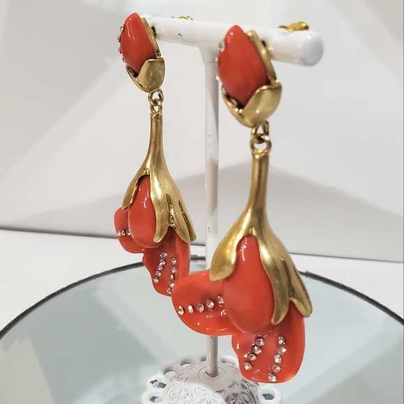 Beautiful OSCAR DE LA RENTA Jeweled Tulip Earrings - Picture 3 of 6